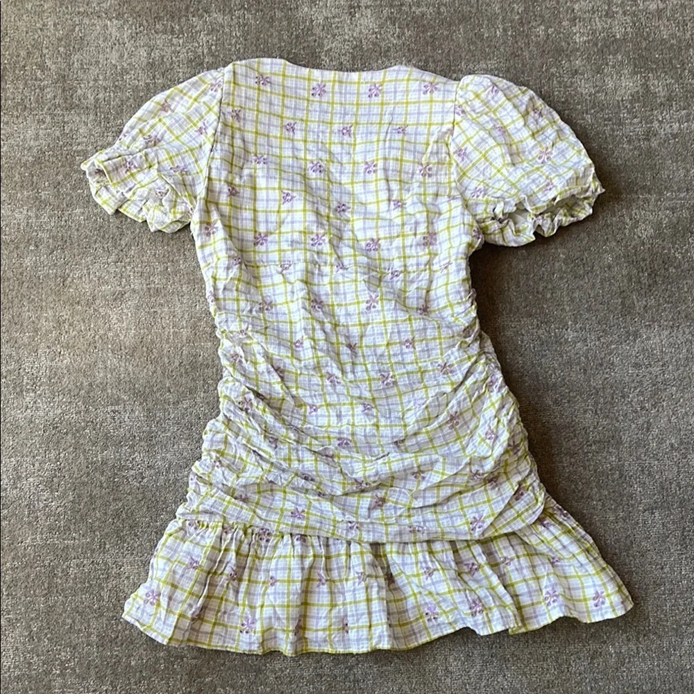Patterned V-Neck Ruffle Dress - Picture 4 of 5